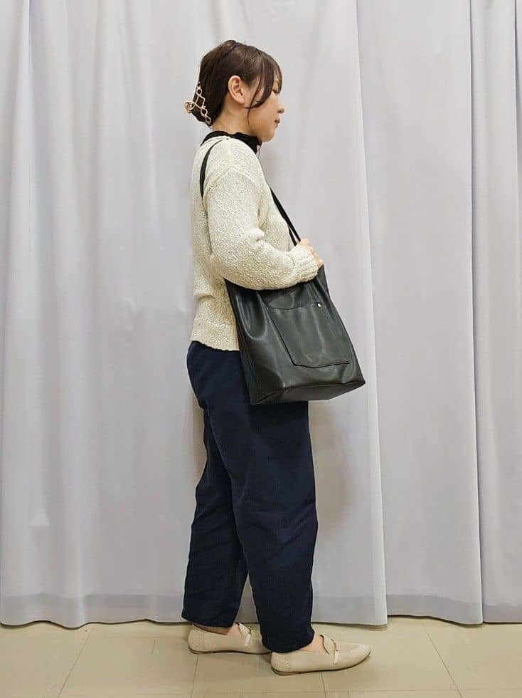 かなさんの「SHOO･LA･RUE｜◆さりげない凹凸感で表情豊か。ロールネックニット」を使ったコーディネート