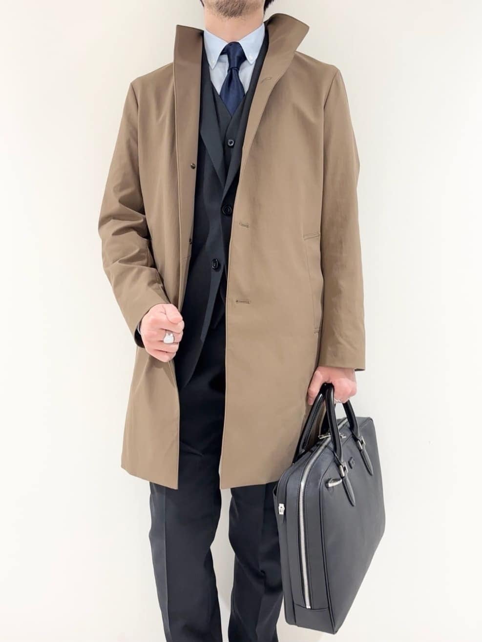 及川さんの「TAKEO KIKUCHI｜【Three by Three】シャイニーシャークピンヘッド スーツ/3ピース対応可」を使ったコーディネート