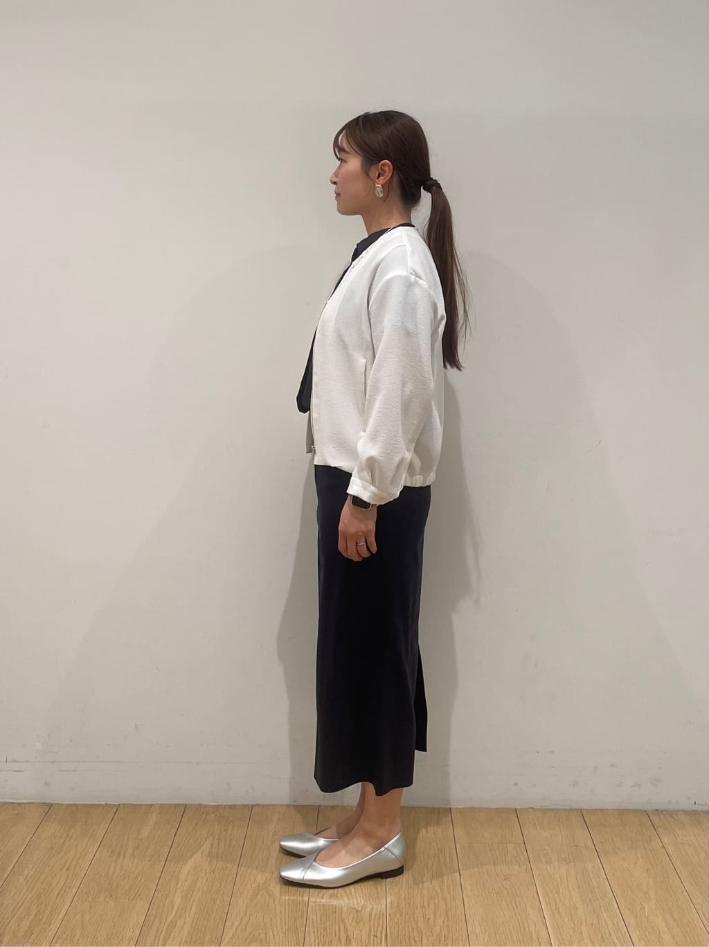 maiさんの「INDIVI｜◆【洗える／SETUP可能/UVケア/接触冷感/日本製】バンドカラー半袖ブラウス」を使ったコーディネート