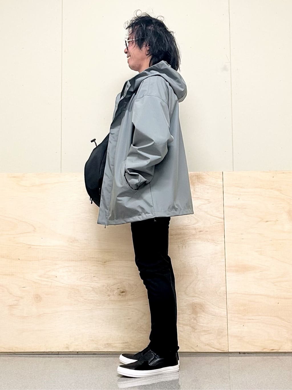 KENJI Iさんの「THE SHOP TK｜【オールシーズン穿ける！】7DAYSストレッチへリンボンパンツ　ON&hArr;OFF兼用」を使ったコーディネート