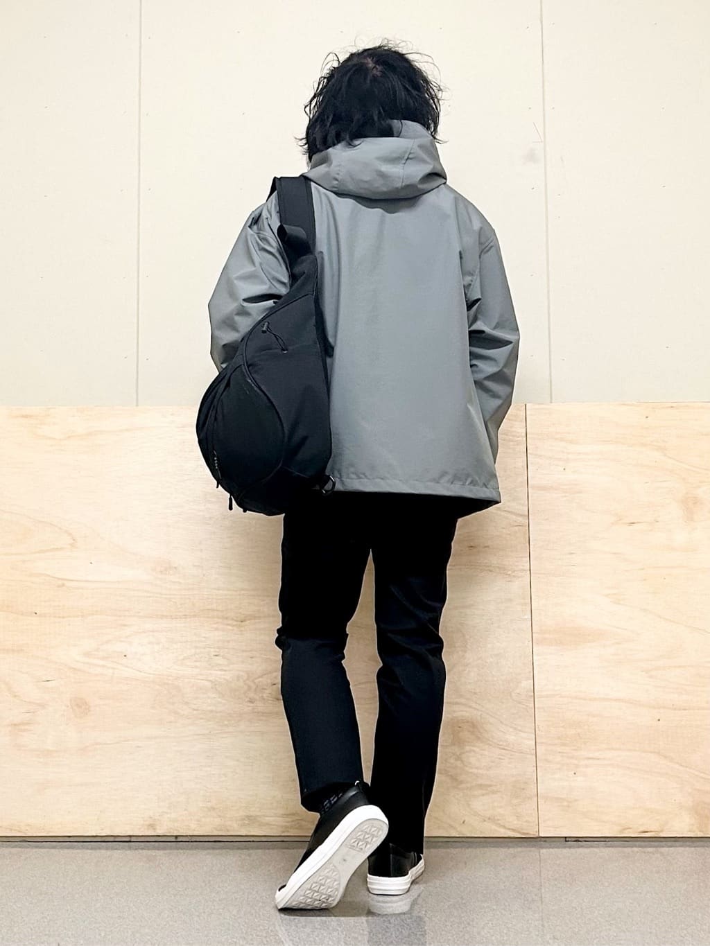 KENJI Iさんの「THE SHOP TK｜【オールシーズン穿ける！】7DAYSストレッチへリンボンパンツ　ON&hArr;OFF兼用」を使ったコーディネート