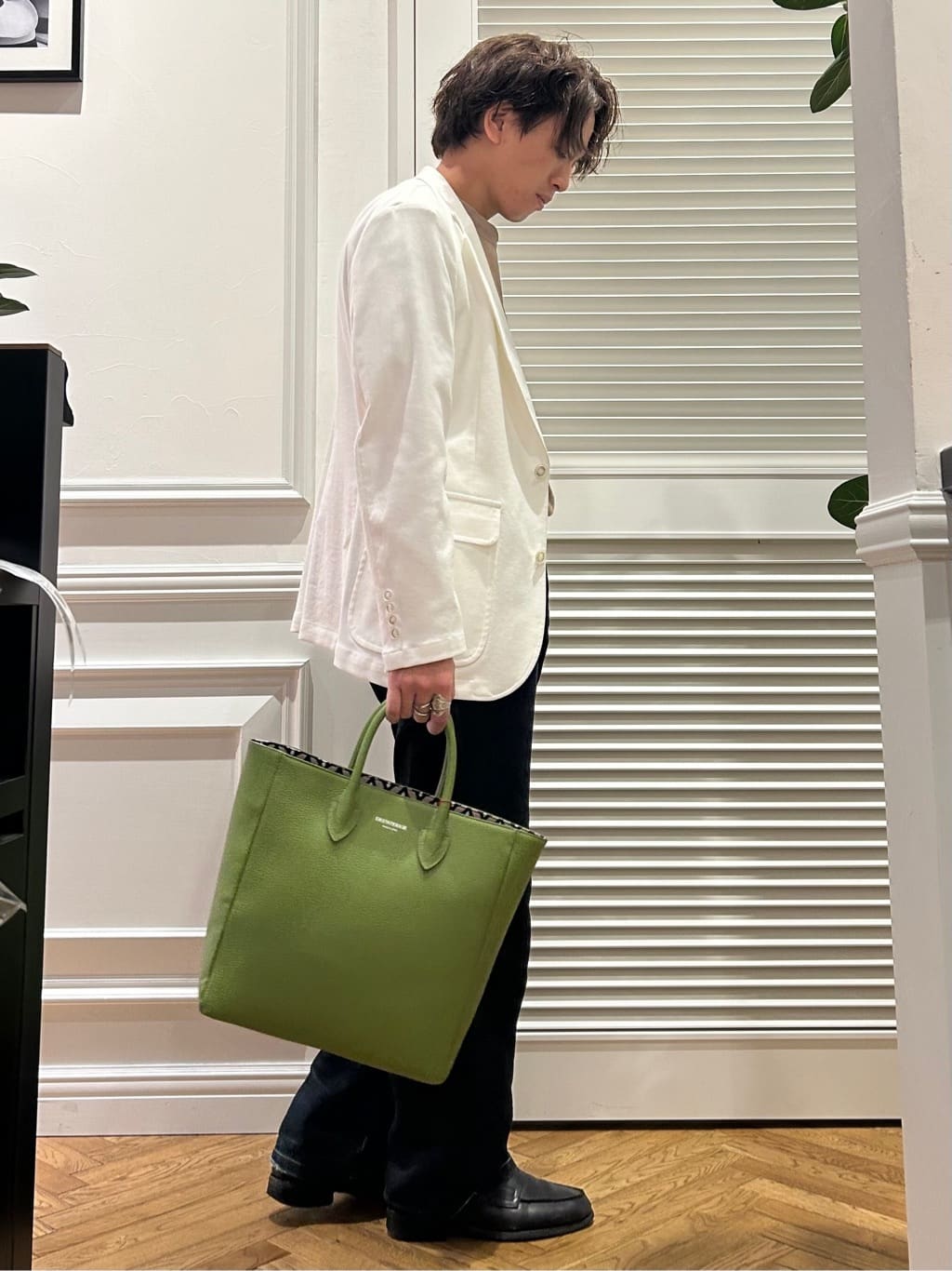 須田　慎二郎さんの「DRESSTERIOR｜【撥水加工/Safari5月号掲載】ローファー」を使ったコーディネート