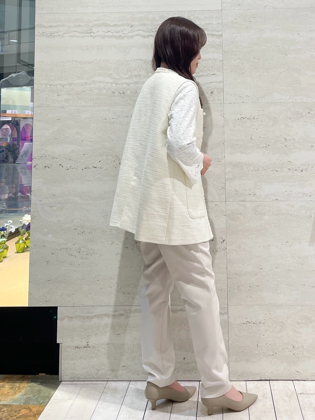 かほさんの「OPAQUE.CLIP｜《通勤・セレモニー／セットアップ対応》テーパードパンツ／ダブルクロス【洗濯機洗い可】」を使ったコーディネート