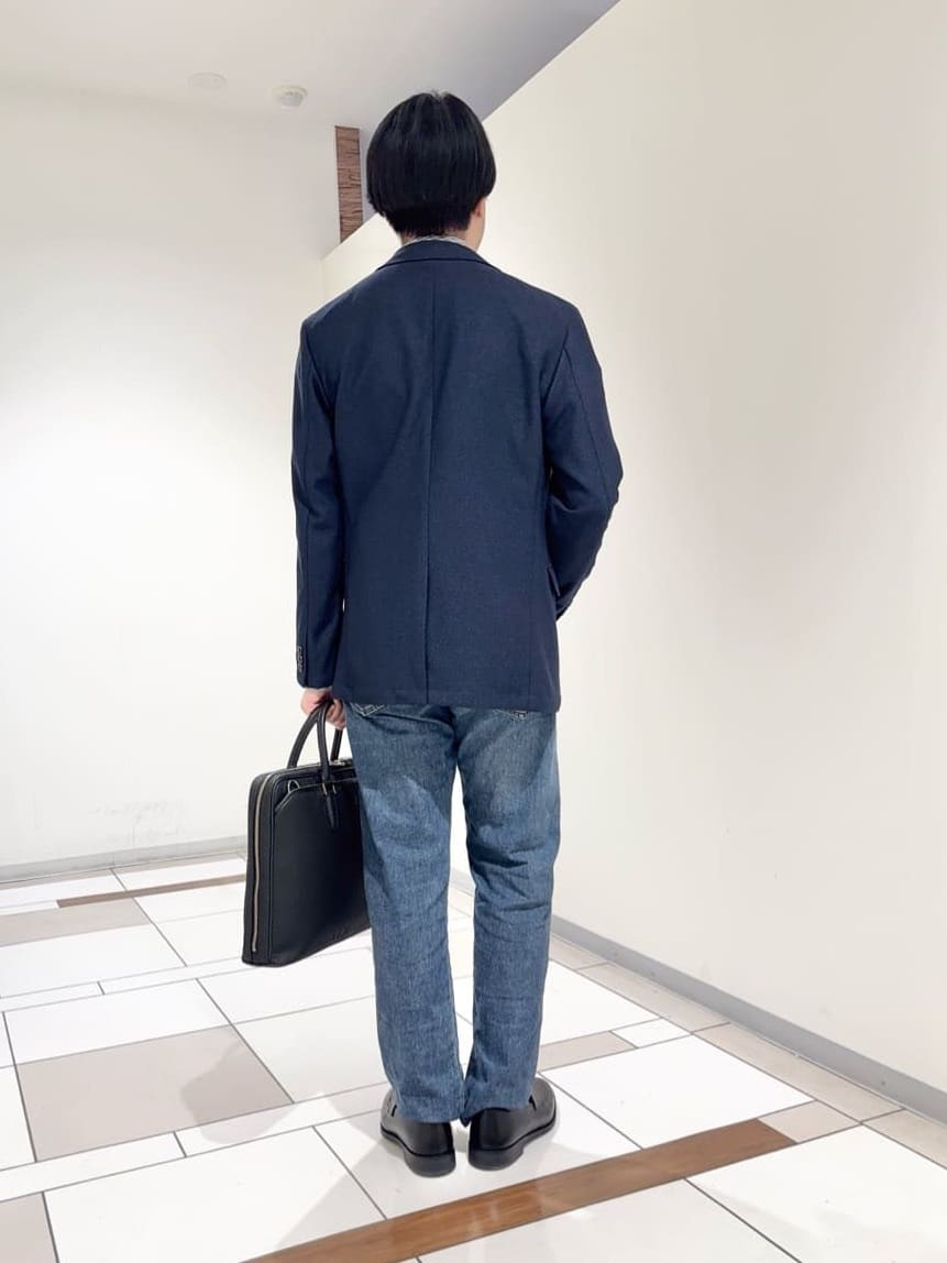 及川さんの「TAKEO KIKUCHI｜【モンスターストレッチ】日本製 ウォッシュド デニムパンツ」を使ったコーディネート