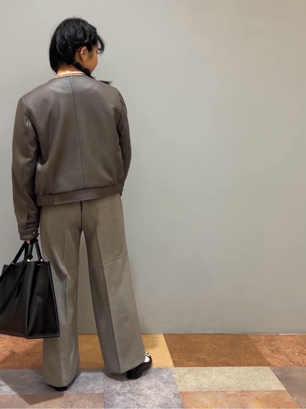 ひらのみさんの「THE SHOP TK｜◆ドルマン袖釦ニット【洗濯機OK】」を使ったコーディネート