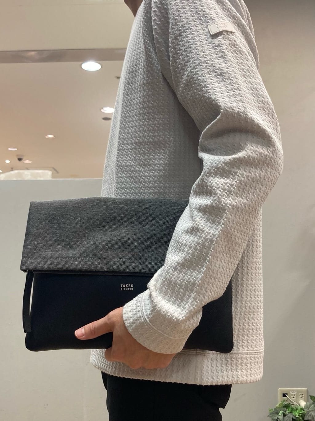 シュンさんの「TAKEO KIKUCHI｜【Made in JAPAN】播州織 ストレッチ パンツ」を使ったコーディネート