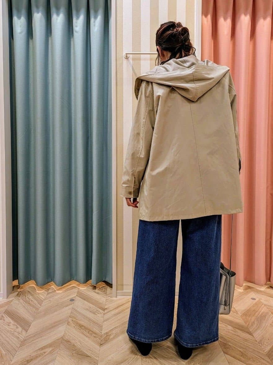 акiさんの「SHOO･LA･RUE｜◆【S-LL/撥水/花粉対策】フーディーテントブルゾン」を使ったコーディネート