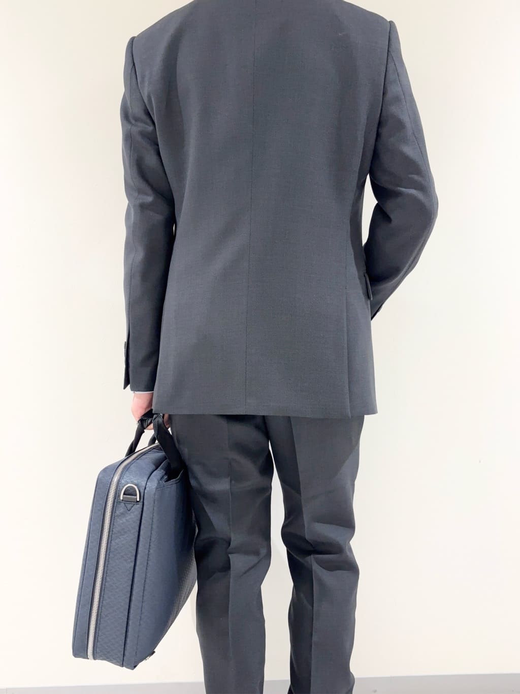及川さんの「TAKEO KIKUCHI｜【Three by Three】シャイニーシャークピンヘッド スーツ/3ピース対応可」を使ったコーディネート