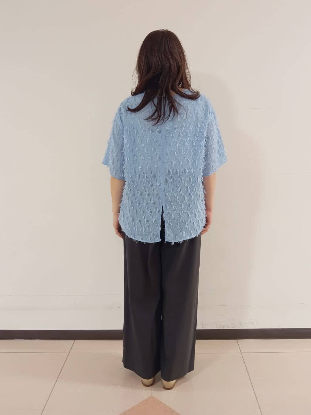 kaoさんの「INDIVI｜◆【トレンド／ヘアリー】フリンジカットジャカードTブラウス」を使ったコーディネート