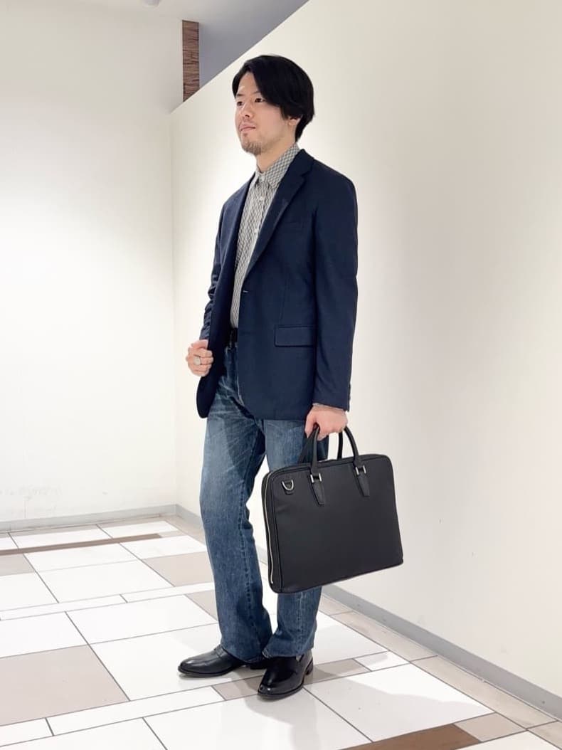 及川さんの「TAKEO KIKUCHI｜【モンスターストレッチ】日本製 ウォッシュド デニムパンツ」を使ったコーディネート