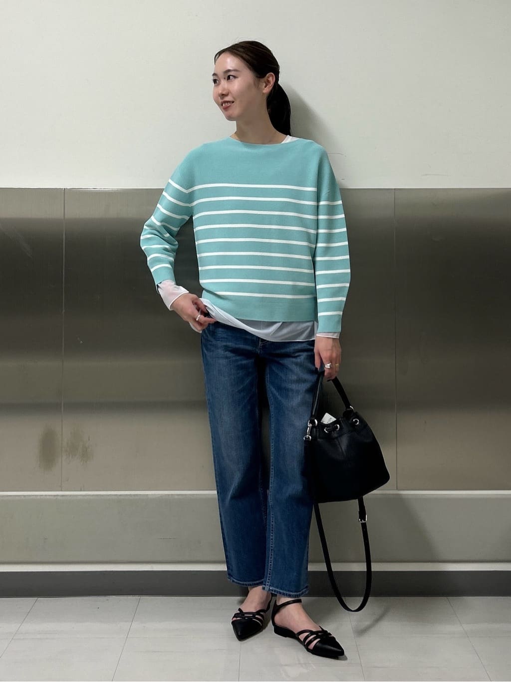 mitsukiさんの「INDIVI｜【褒められデニム】スリムストレート デニムパンツ」を使ったコーディネート