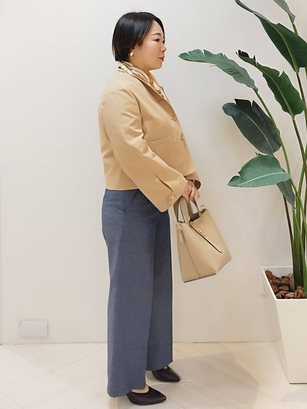 s u g iさんの「UNTITLED｜【手洗い／88cm正方形】バイカラーハーネススカーフ」を使ったコーディネート