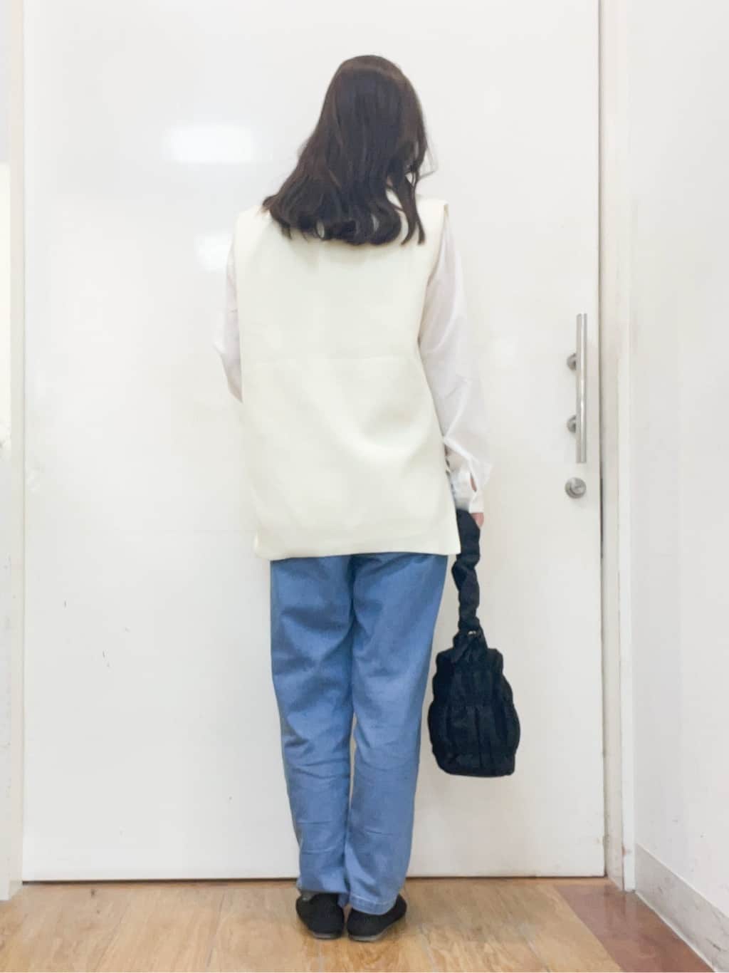 sakiさんの「SHOO･LA･RUE｜◆【洗える/SS-3L/美脚シルエット】アクティブ派のデニム イージーテーパードパンツ」を使ったコーディネート