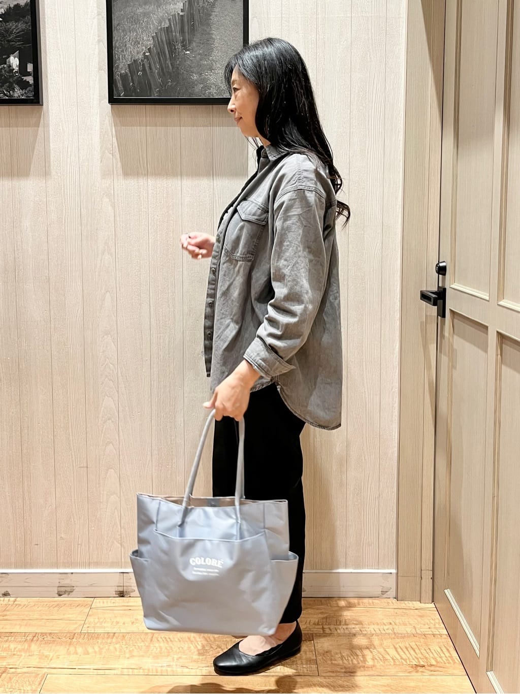 youさんの「SHOO･LA･RUE｜◆【洗える/S-LL】大人のこなれコーデに やわらかデニムシャツ」を使ったコーディネート