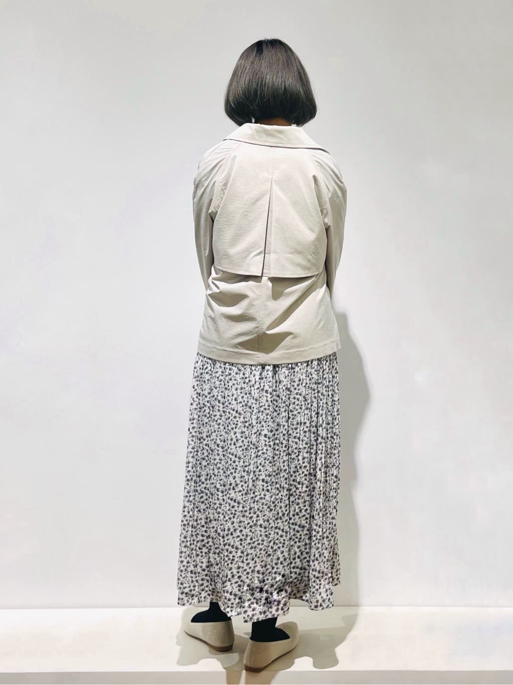 Fujiharuさんの「grove｜◆【デイリーから特別な日まで】華やかさを纏うヴィンテージサテンブラウス」を使ったコーディネート