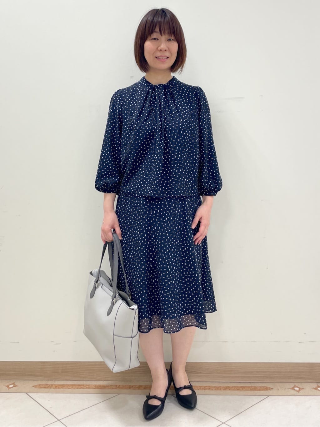 hanaさんの「Reflect｜◆【マシンウォッシュ可／セットアップ可能】コツキ柄プリントブラウス」を使ったコーディネート