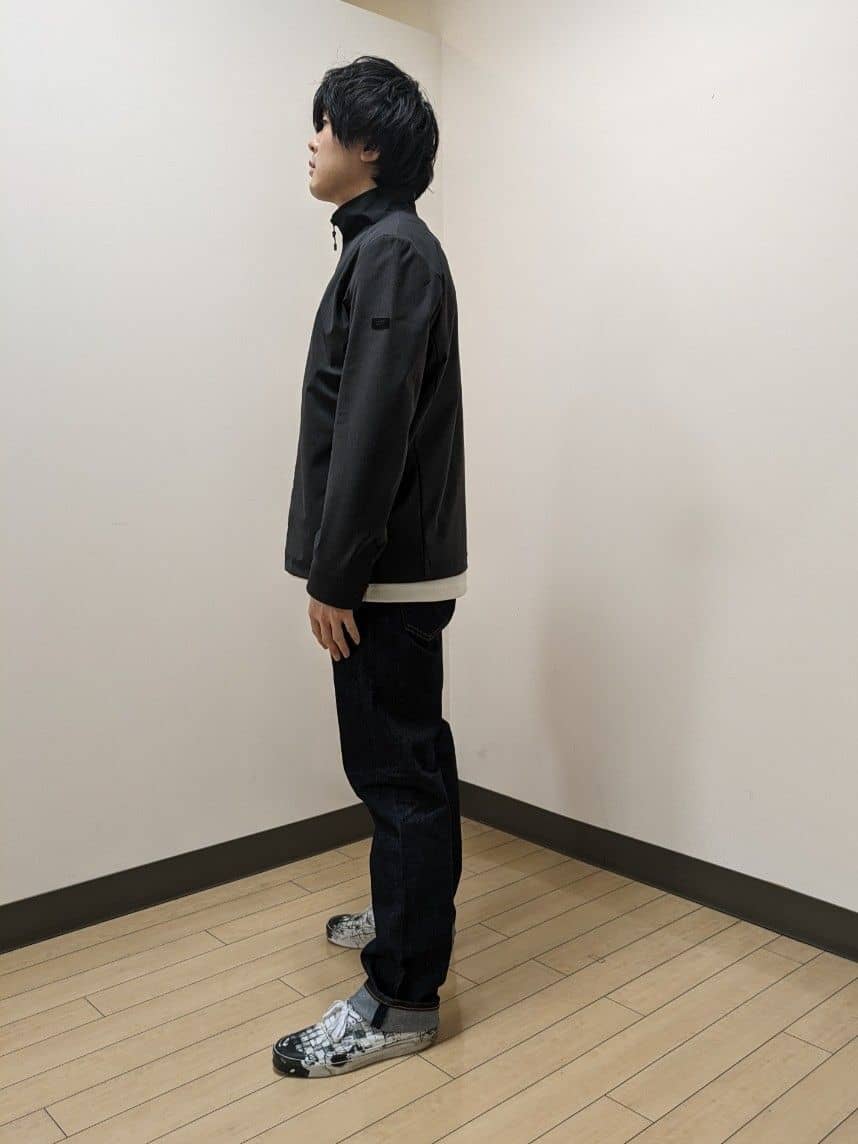 あきやまさんの「TAKEO KIKUCHI｜【モンスターストレッチ】日本製 ワンウォッシュ デニムパンツ」を使ったコーディネート