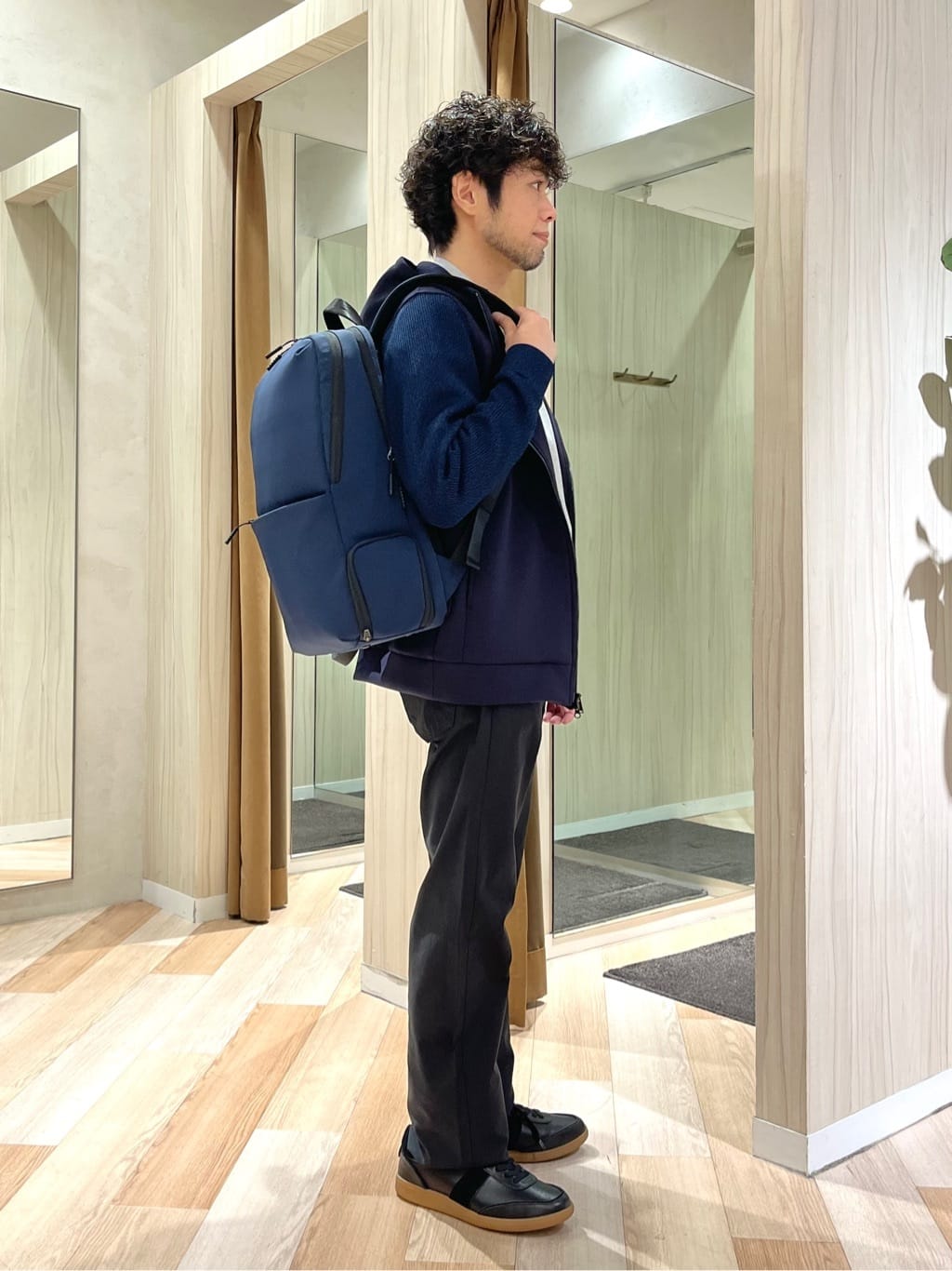 URAさんの「TAKEO KIKUCHI｜【Made in JAPAN】播州織 ストレッチ パンツ」を使ったコーディネート