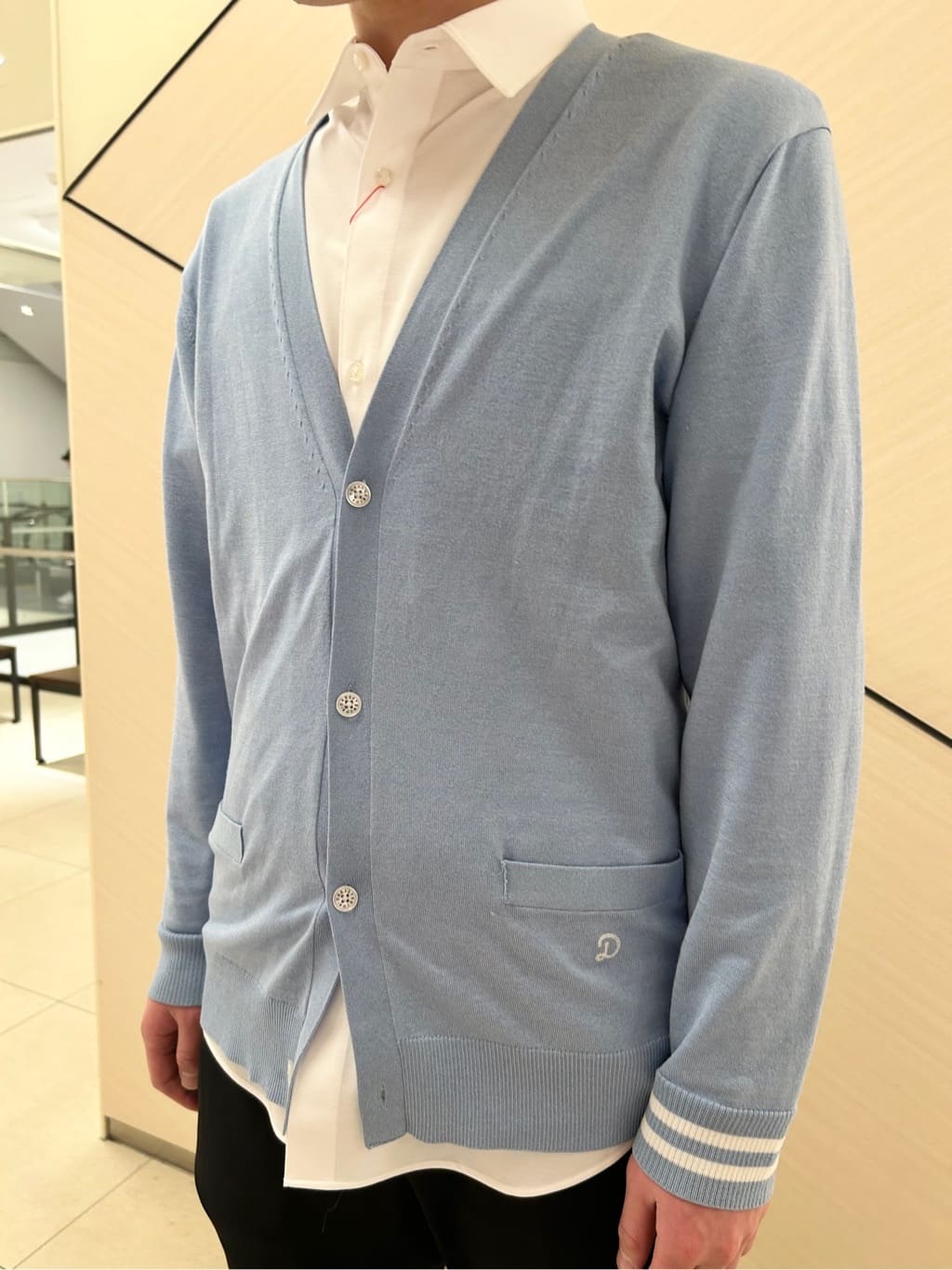 千葉亮太さんの「DRESSTERIOR｜スリーブライン スプリングカーディガン」を使ったコーディネート