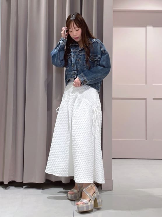 maiさんの「ESPERANZA｜【ラク盛り／サンダル】リピーター続出／脚長美脚　クロスストラップサンダル」を使ったコーディネート