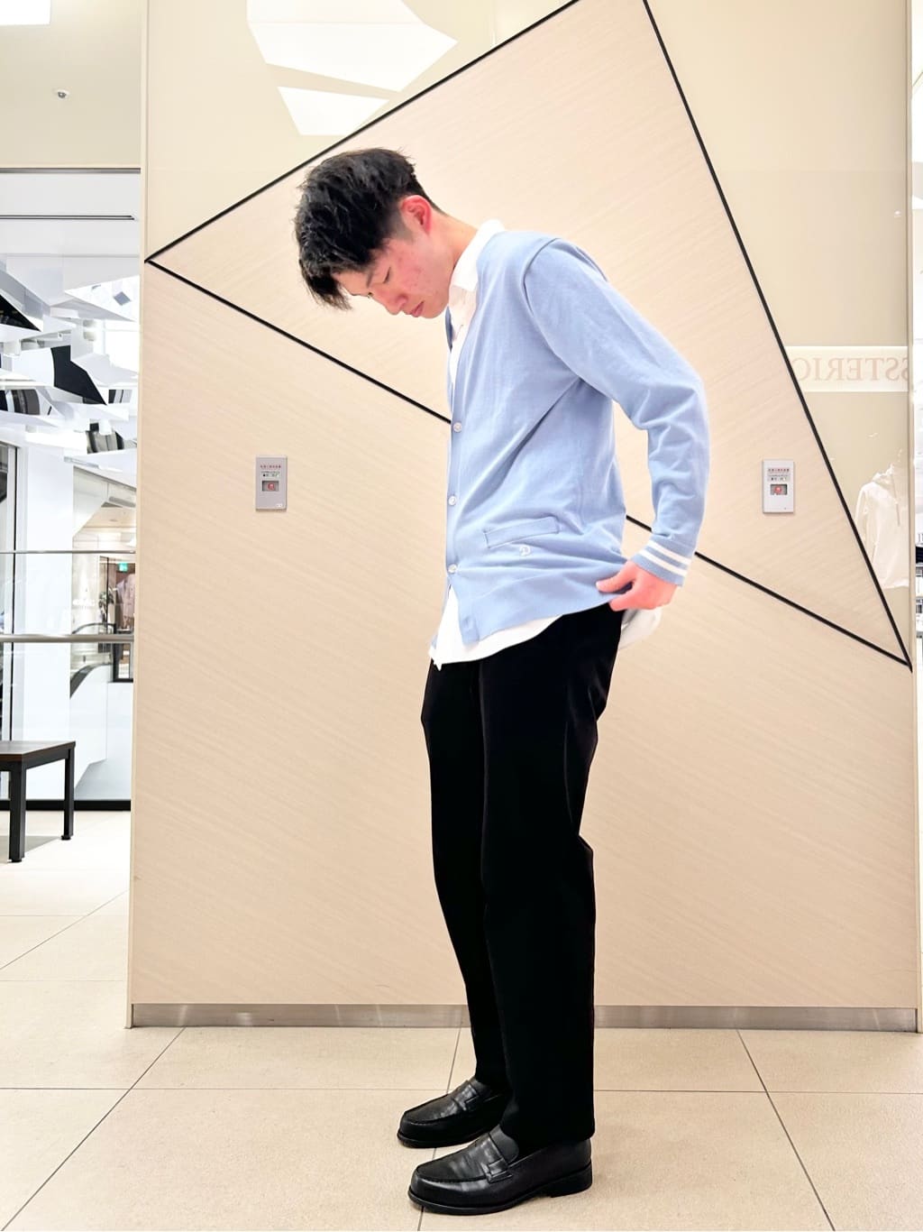 千葉亮太さんの「DRESSTERIOR｜スリーブライン スプリングカーディガン」を使ったコーディネート