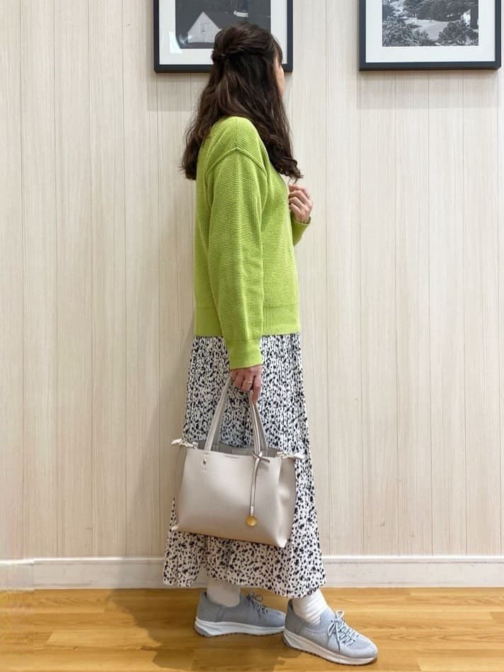 natsuさんの「SHOO･LA･RUE｜◆【洗える/S-LL】ワッフル編みが魅力な ドロップショルダーニット」を使ったコーディネート
