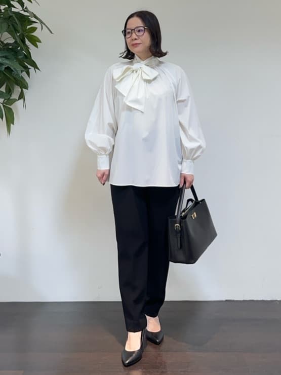 Asamiさんの「UNTITLED｜◆【通勤スーツ】タックテーパードパンツ」を使ったコーディネート
