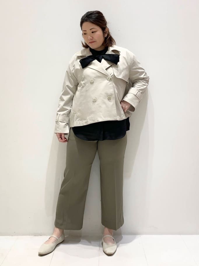 みいちゃんさんの「grove｜◆スプリットラグランショートトレンチ」を使ったコーディネート