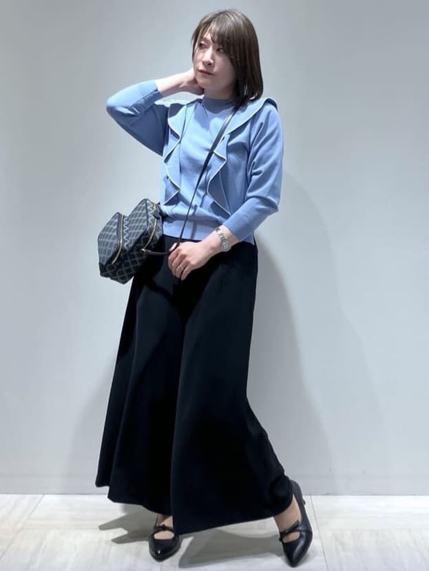 関根さんの「Reflect｜◆ラッフルフリルプルオーバーニット」を使ったコーディネート