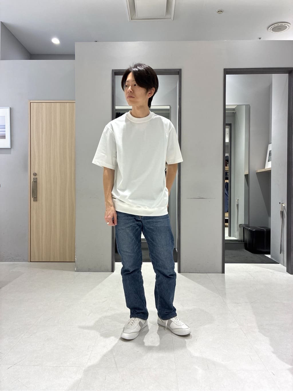 わいずみさんの「TAKEO KIKUCHI｜【抗菌防臭／5サイズ展開】ハイゲージポンチ Tシャツ」を使ったコーディネート
