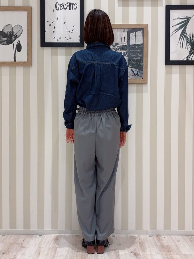 たまごがにさんの「SHOO･LA･RUE｜◆【洗える/S-LL】大人のこなれコーデに やわらかデニムシャツ」を使ったコーディネート