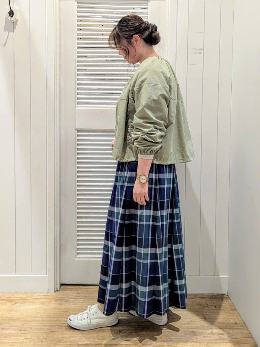 ayakaさんの「Dessin｜◆【洗える】スタッズDマーク付きクロップド丈スウェット」を使ったコーディネート