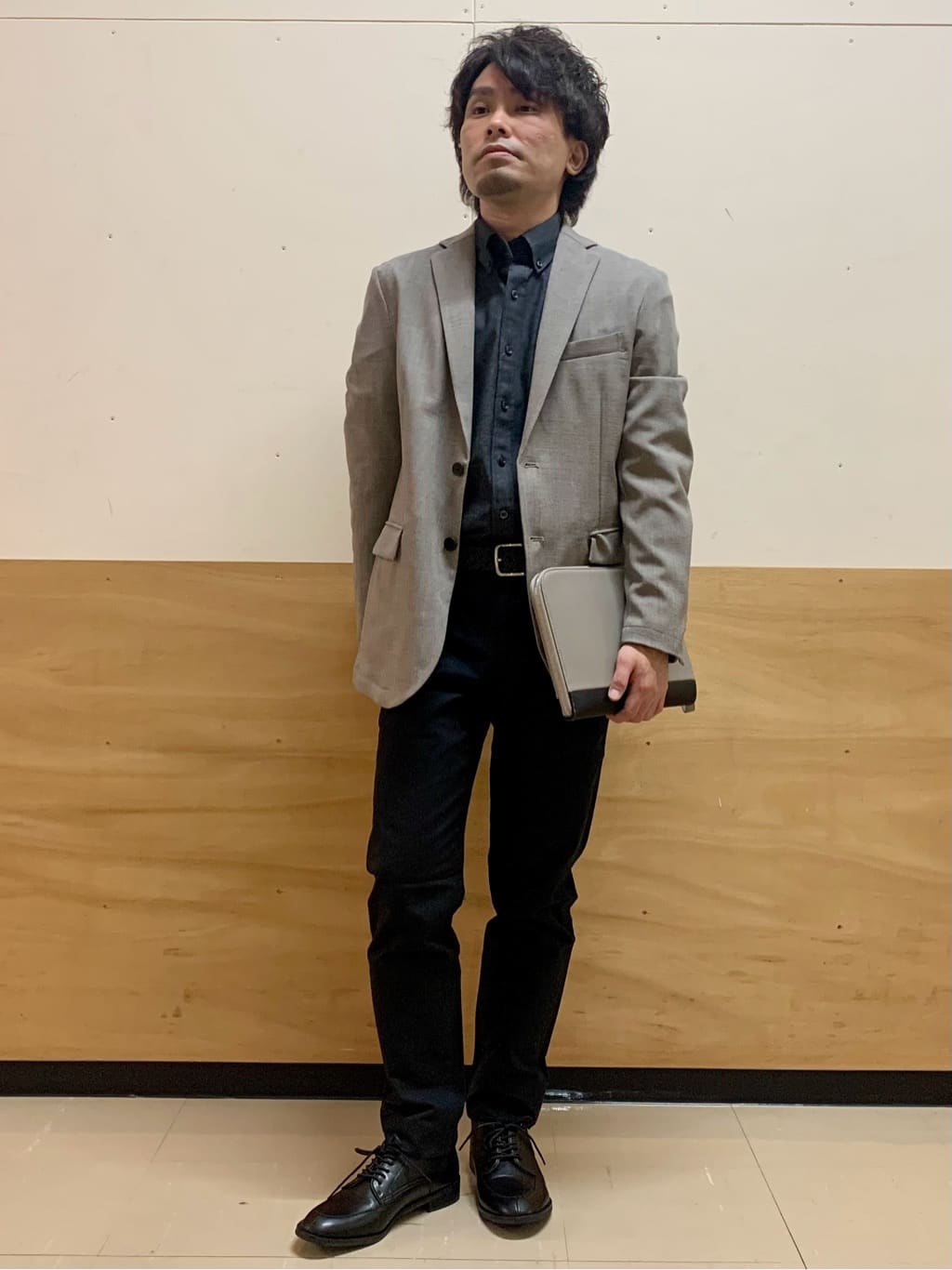 MATUさんの「THE SHOP TK｜【オールシーズン穿ける！】7DAYSストレッチへリンボンパンツ　ON&hArr;OFF兼用」を使ったコーディネート