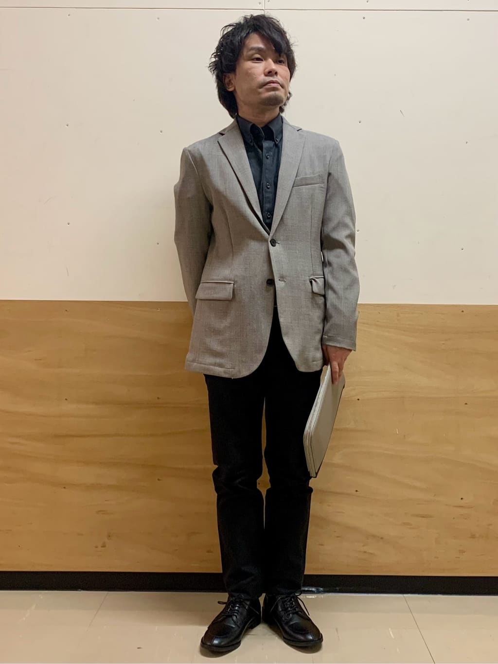MATUさんの「THE SHOP TK｜【オールシーズン穿ける！】7DAYSストレッチへリンボンパンツ　ON&hArr;OFF兼用」を使ったコーディネート
