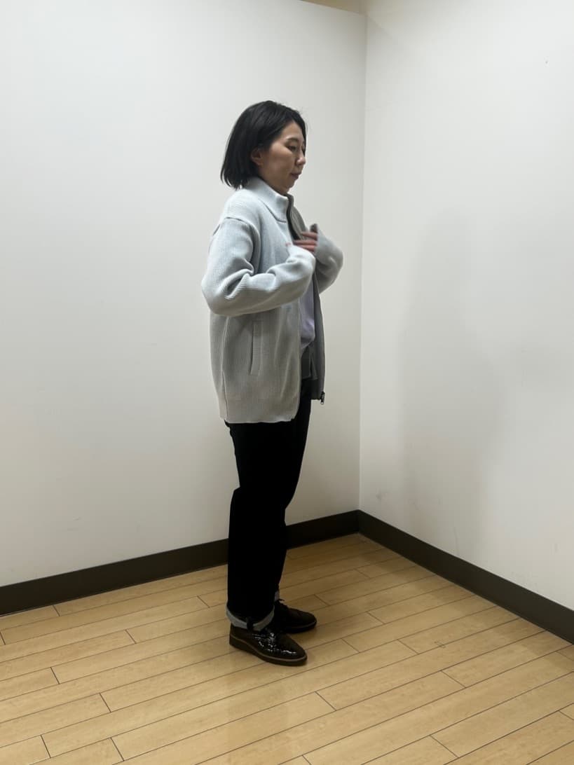 okaさんの「TAKEO KIKUCHI｜【モンスターストレッチ】日本製 ワンウォッシュ デニムパンツ」を使ったコーディネート