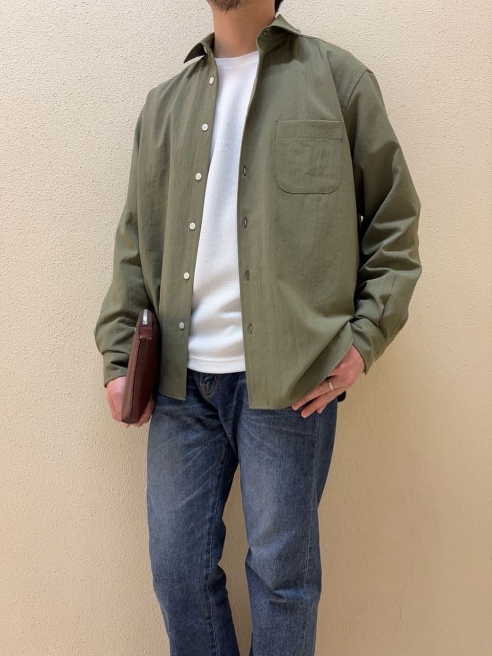 及川さんの「TAKEO KIKUCHI｜【モンスターストレッチ】日本製 ウォッシュド デニムパンツ」を使ったコーディネート