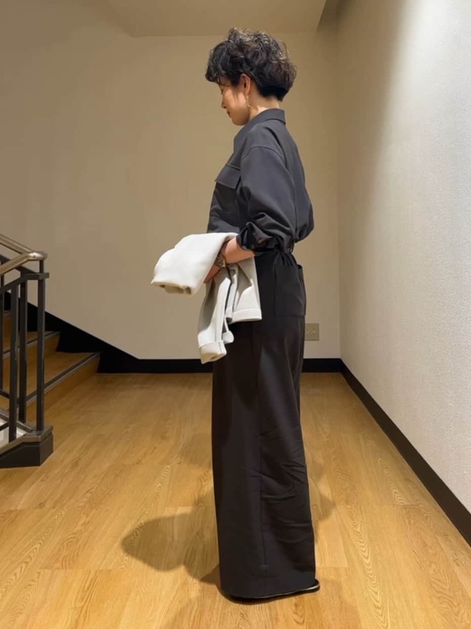 MAYUMIさんの「UNTITLED｜◆【朝比奈 彩&times;Oggi&times;UNTITLED スペシャルコラボ】シャツカラーオールインワン」を使ったコーディネート