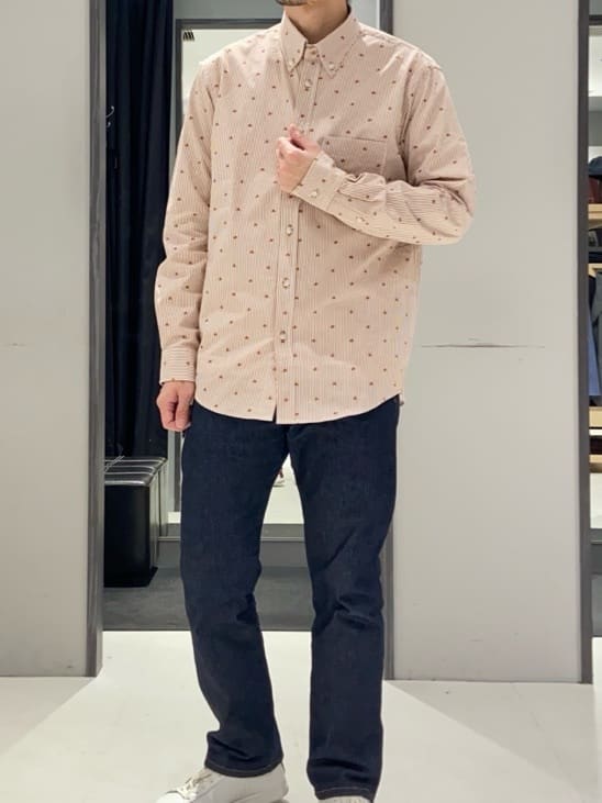 わいずみさんの「TAKEO KIKUCHI｜ハットモチーフ ジャカード ストライプ シャツ」を使ったコーディネート