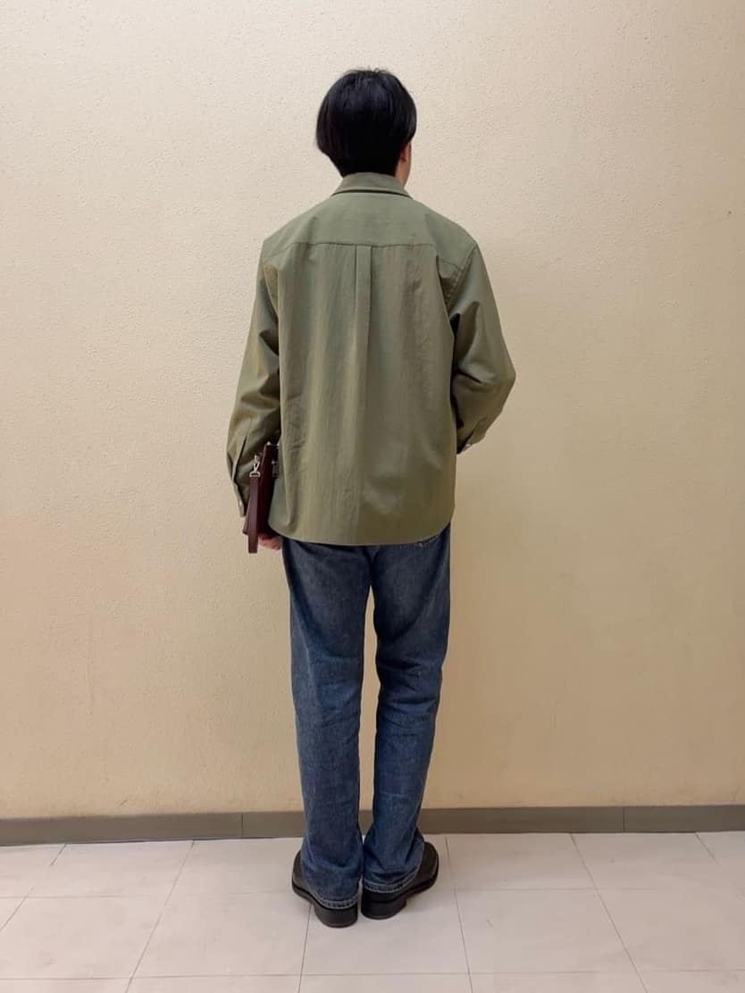 及川さんの「TAKEO KIKUCHI｜【モンスターストレッチ】日本製 ウォッシュド デニムパンツ」を使ったコーディネート