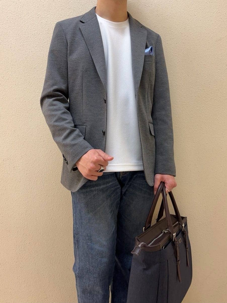 及川さんの「TAKEO KIKUCHI｜【モンスターストレッチ】日本製 ウォッシュド デニムパンツ」を使ったコーディネート