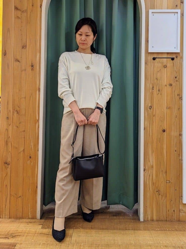 ショーコラさんの「SHOO･LA･RUE｜◆肩レースが差をつける デザインニット」を使ったコーディネート