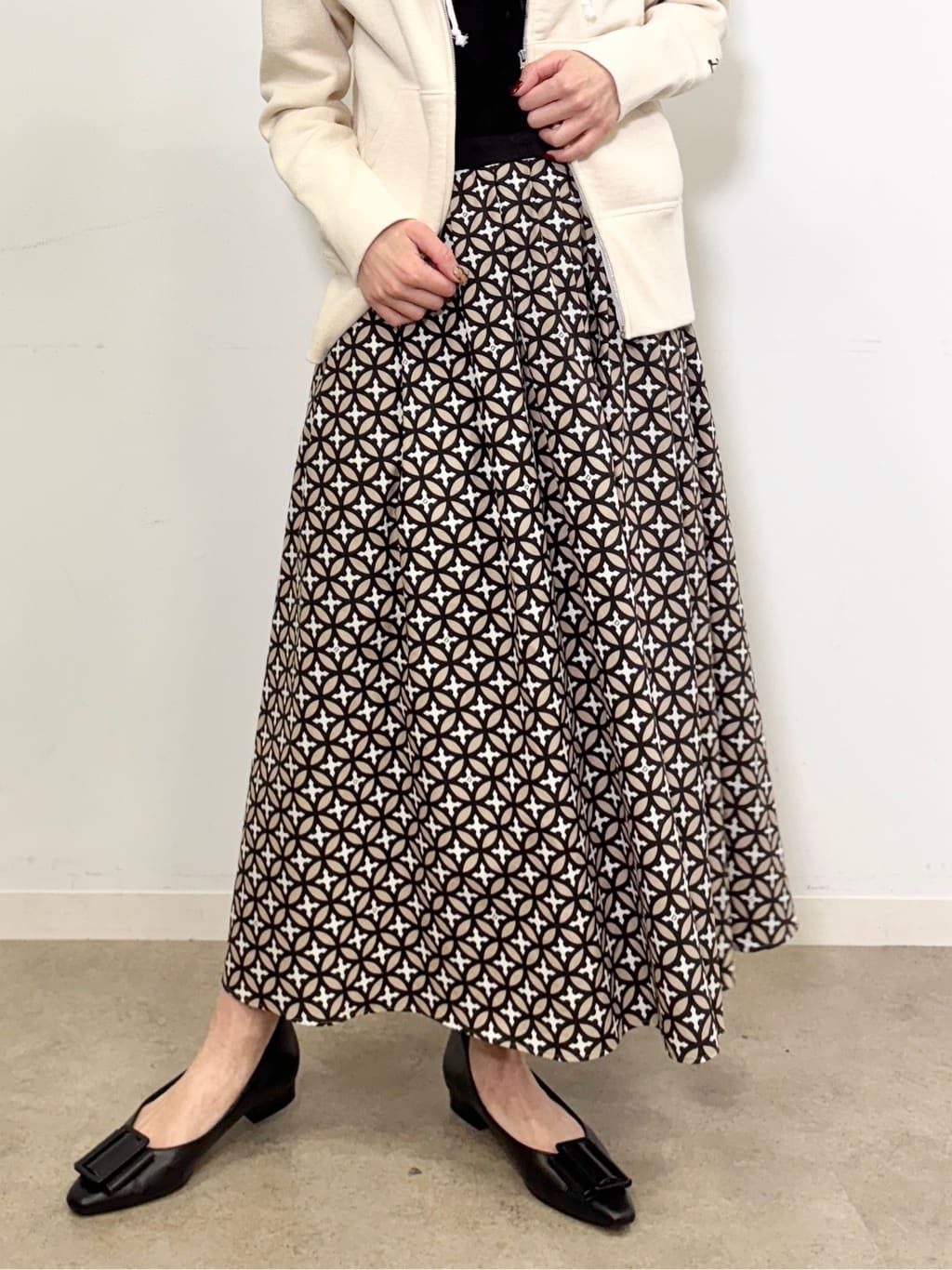 清水夏姫さんの「DRESSTERIOR｜デキシー吊裏毛ジップアップパーカ」を使ったコーディネート