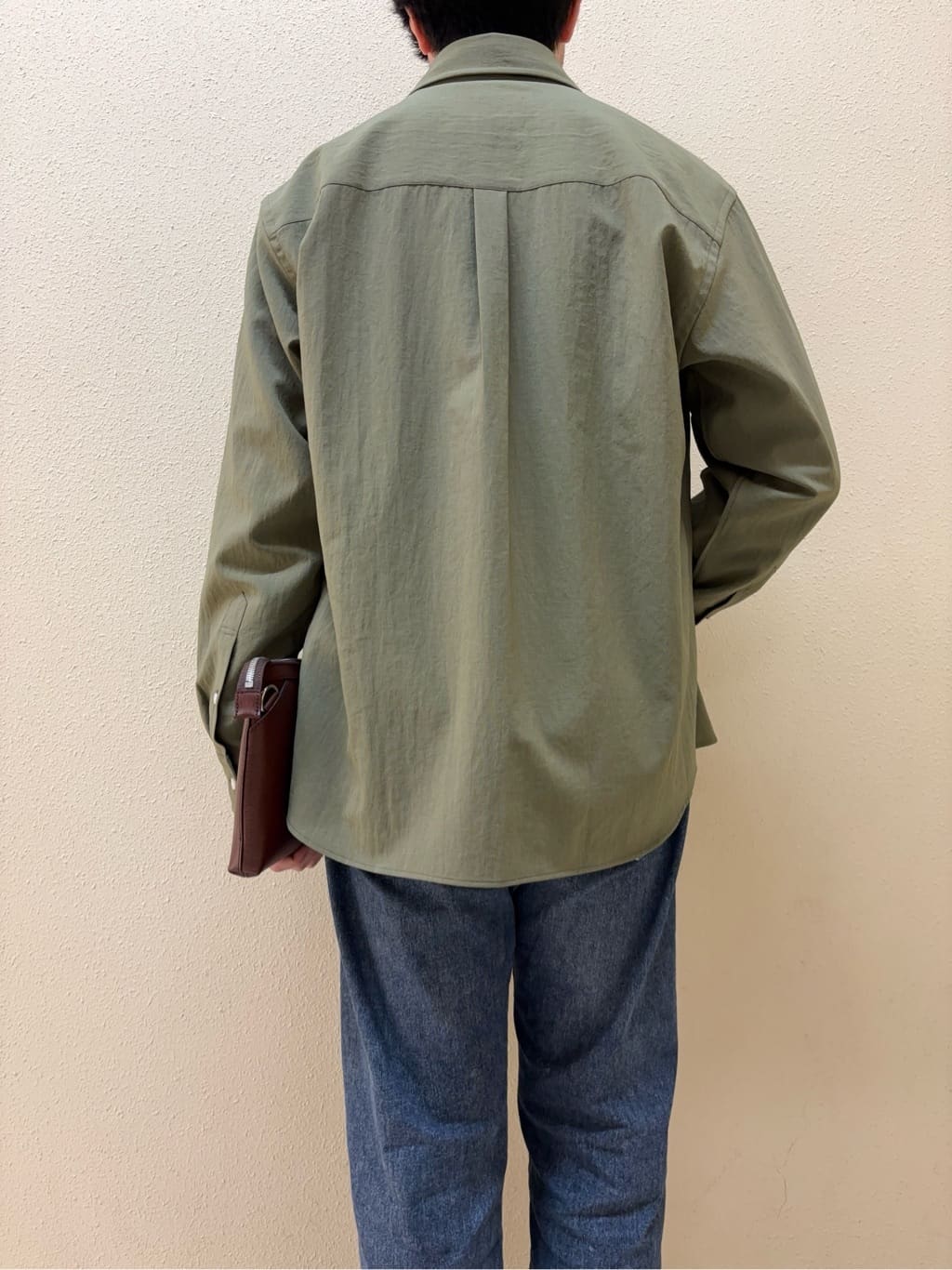 及川さんの「TAKEO KIKUCHI｜【モンスターストレッチ】日本製 ウォッシュド デニムパンツ」を使ったコーディネート