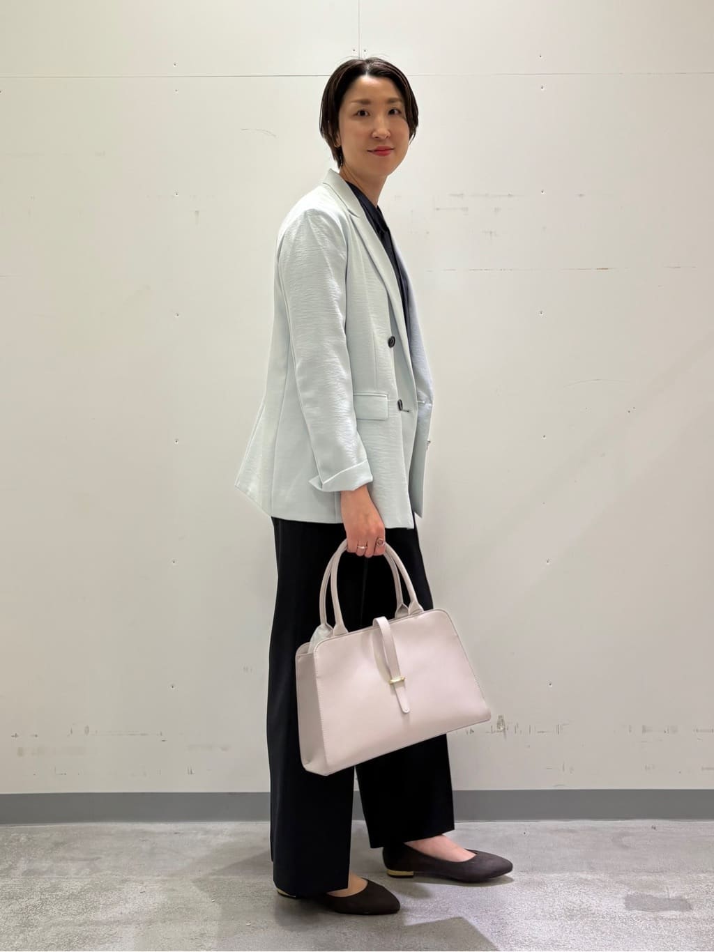 yuriさんの「INDIVI｜【洗える／UVケア／スーツ】ストレッチワイドパンツ」を使ったコーディネート