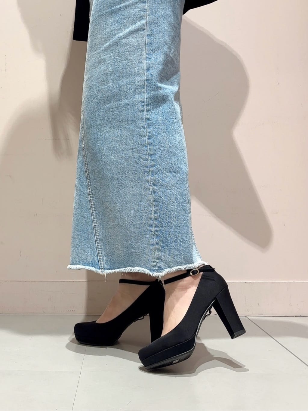 RINAさんの「ESPERANZA｜3WAYチャンキーヒールパンプス」を使ったコーディネート