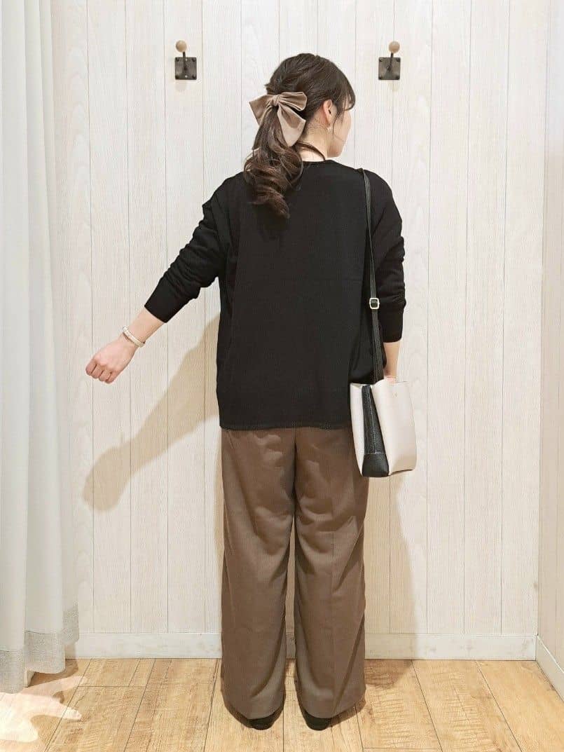 SAKIさんの「SHOO･LA･RUE｜◆【洗える/UV/吸水速乾/アンチピリング/S-LL】 タックワイドパンツ」を使ったコーディネート