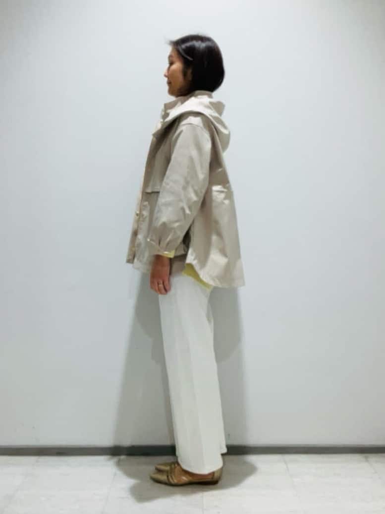 fujiさんの「INDIVI｜【褒められデニム】ワイドストレート デニムパンツ」を使ったコーディネート