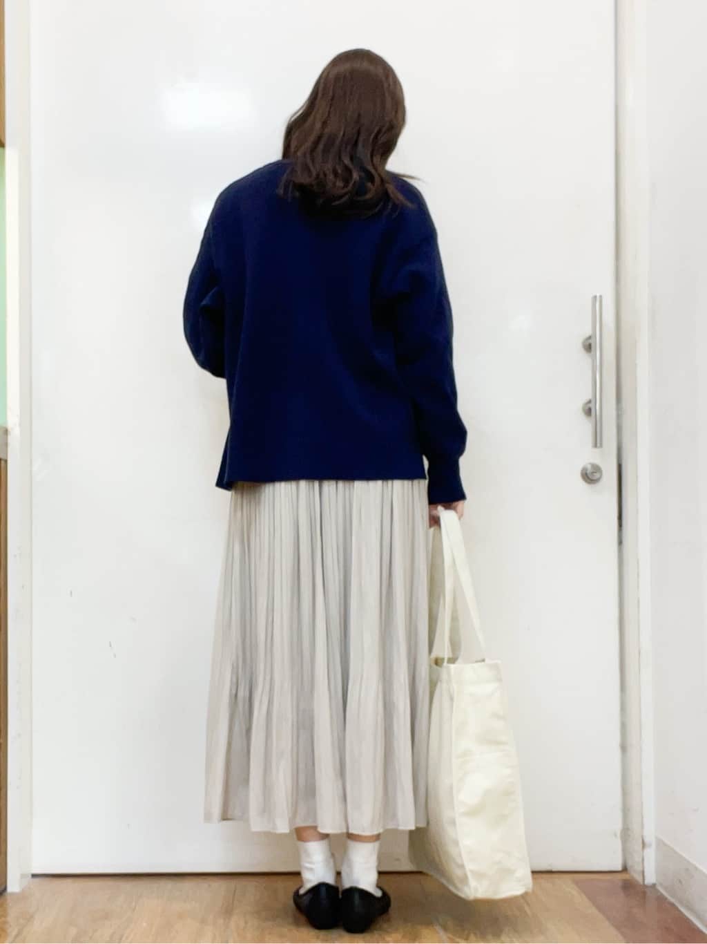 sakiさんの「SHOO･LA･RUE｜◆【洗える/S-LL】ドライタッチが心地よい 畦編みVネックカーディガン」を使ったコーディネート