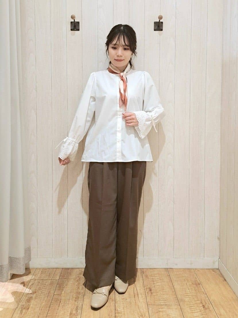 SAKIさんの「SHOO･LA･RUE｜◆【洗える/UV/吸水速乾/アンチピリング/S-LL】 タックワイドパンツ」を使ったコーディネート
