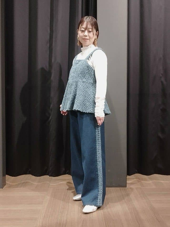 naoさんの「THE SHOP TK｜◆ジャカードデニムビスチェ【洗濯機OK】」を使ったコーディネート